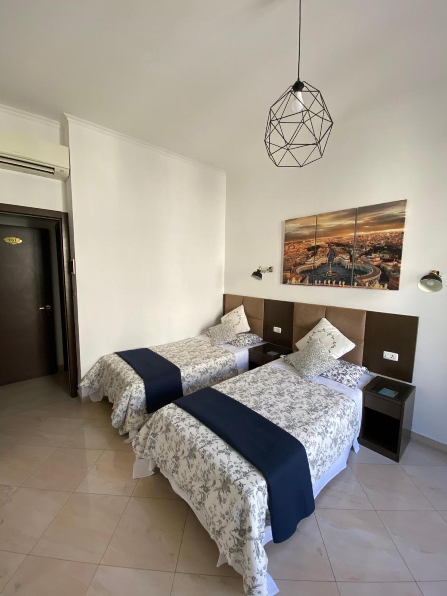 Roomz Romestay